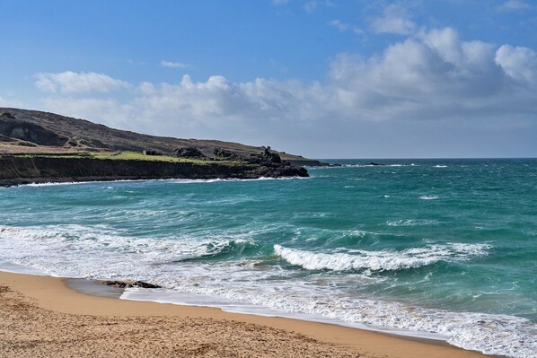 Una playa cerca