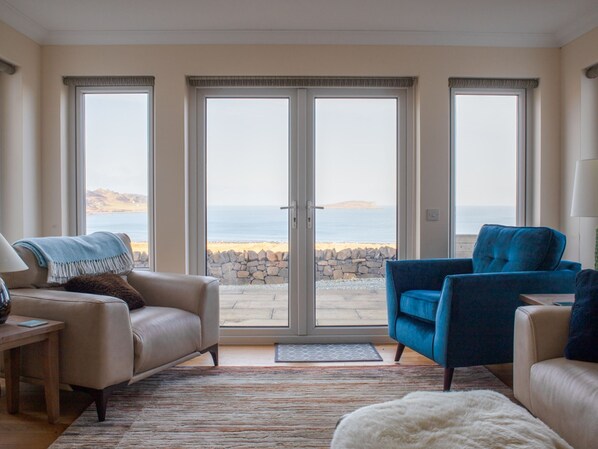 TV - solas Alainn by Interhome (North Skye)