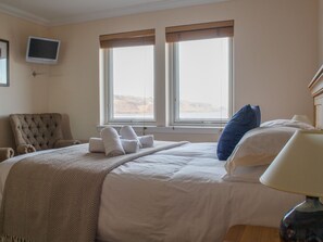 3 bedrooms, WiFi - solas Alainn by Interhome (North Skye)
