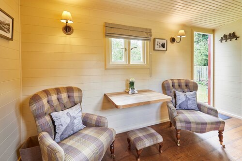 Host Stay Guards Van