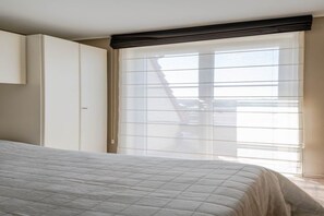 2 bedrooms, iron/ironing board
