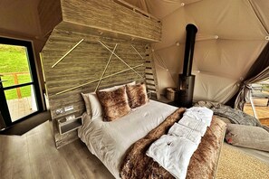 1 bedroom, iron/ironing board, free WiFi - Luxury Dome in Kent near Hever Castle (Hoath)