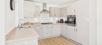 Host Stay Orient House