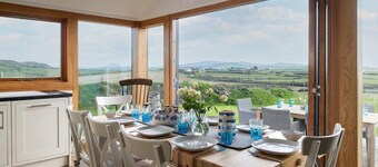 Coastal Retreat on Wales Path with Sea Views