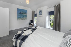 3 bedrooms, iron/ironing board