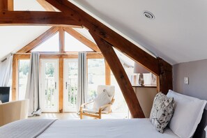 10 bedrooms, iron/ironing board, free WiFi, wheelchair access - Barn in Wales with Swim Spa & Scenic Views (Aberystwyth)