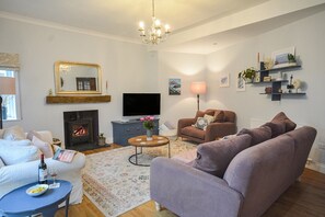 Smart TV, fireplace - Holiday Home in Kingsand near the Beach (Kingsand)