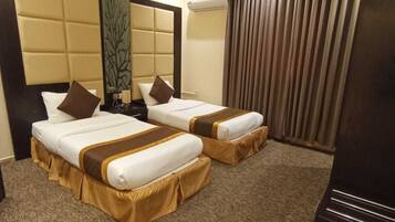 Caja de seguridad en la habitación y escritorio