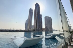 2 outdoor pools - Inspired 1BR Apt – Ultimate Luxury Living (Dubai)