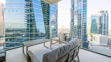 Apartamento, sacada, vista para o lago | Sacada