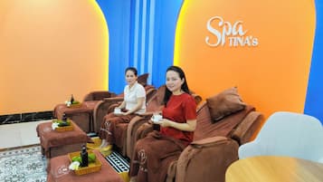 Couples treatment rooms, hot stone massages, massages