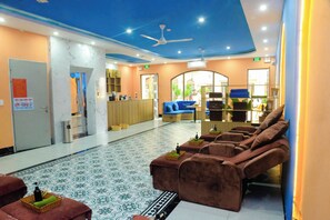 42-吋智慧型電視，提供數位頻道