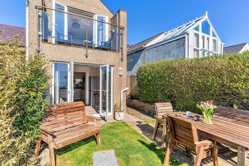 House in Mynytho with Sea & Mountain Views