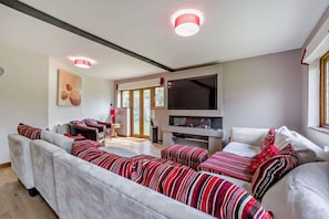 Smart-tv en een open haard