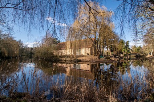 Cottage on Private Island in Cambridgeshire