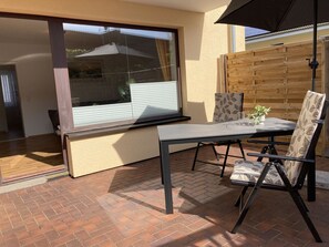 Outdoor dining - The "Seebär" in Haus Meeresglück, close to the beach and central! (Dahme)