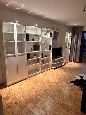 Interior - Apartment 'Schöne Gro ße - Top Lage' with Balcony and Wi-Fi (Ravensburg)