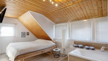 1 bedroom, free WiFi, bed sheets