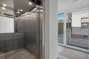 Interior - Apartment 'Katharinenbergblick' with Balcony and Wi-Fi (Endingen am Kaiserstuhl)