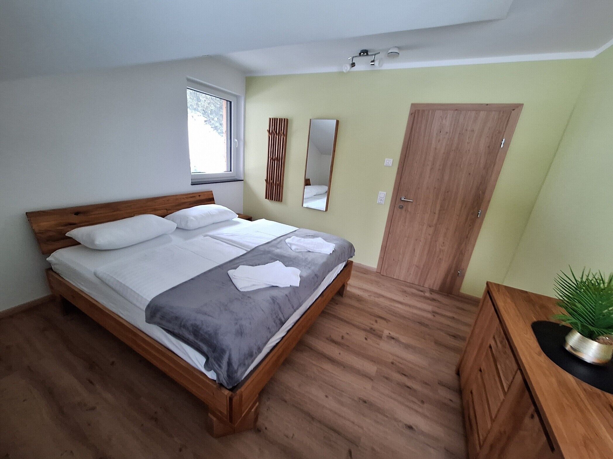 3 bedrooms, free WiFi, bed sheets