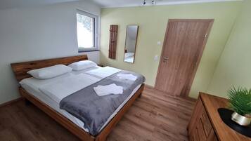 3 bedrooms, free WiFi, bed sheets