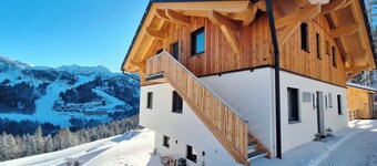 Apartment '4' with Mountain View, Shared Garden and Wi-Fi