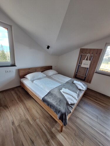 Studio '3' avec vue sur les montagnes, jardin partagé et Wi-Fi