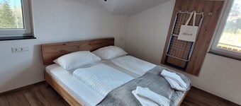 Studio '3' with Mountain View, Shared Garden and Wi-Fi