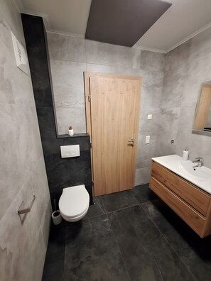 تجهيزات دش، مجففات شعر، مناشف