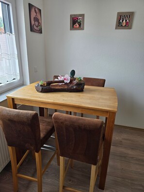 تناول الطعام