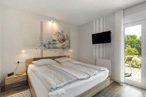 Ferienwohnung 'Sonnenblick' mit Bergblick, Gemeinschaftsterrasse und Wi-Fi