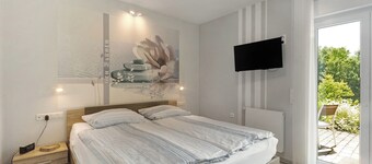 Ferienwohnung 'Sonnenblick' mit Bergblick, Gemeinschaftsterrasse und Wi-Fi