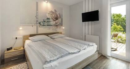 Ferienwohnung 'Sonnenblick' mit Bergblick, Gemeinschaftsterrasse und Wi-Fi