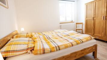 2 bedrooms, free WiFi, bed sheets, wheelchair access