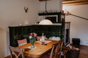 Dining - Apartment 'Im Heustock, 130qm' with Shared Terrace, Shared Garden and Wi-Fi (Titisee-Neustadt)