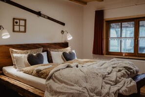 2 bedrooms, iron/ironing board, free WiFi, bed sheets - Apartment 'Im Heustock, 130qm' with Shared Terrace, Shared Garden and Wi-Fi (Titisee-Neustadt)