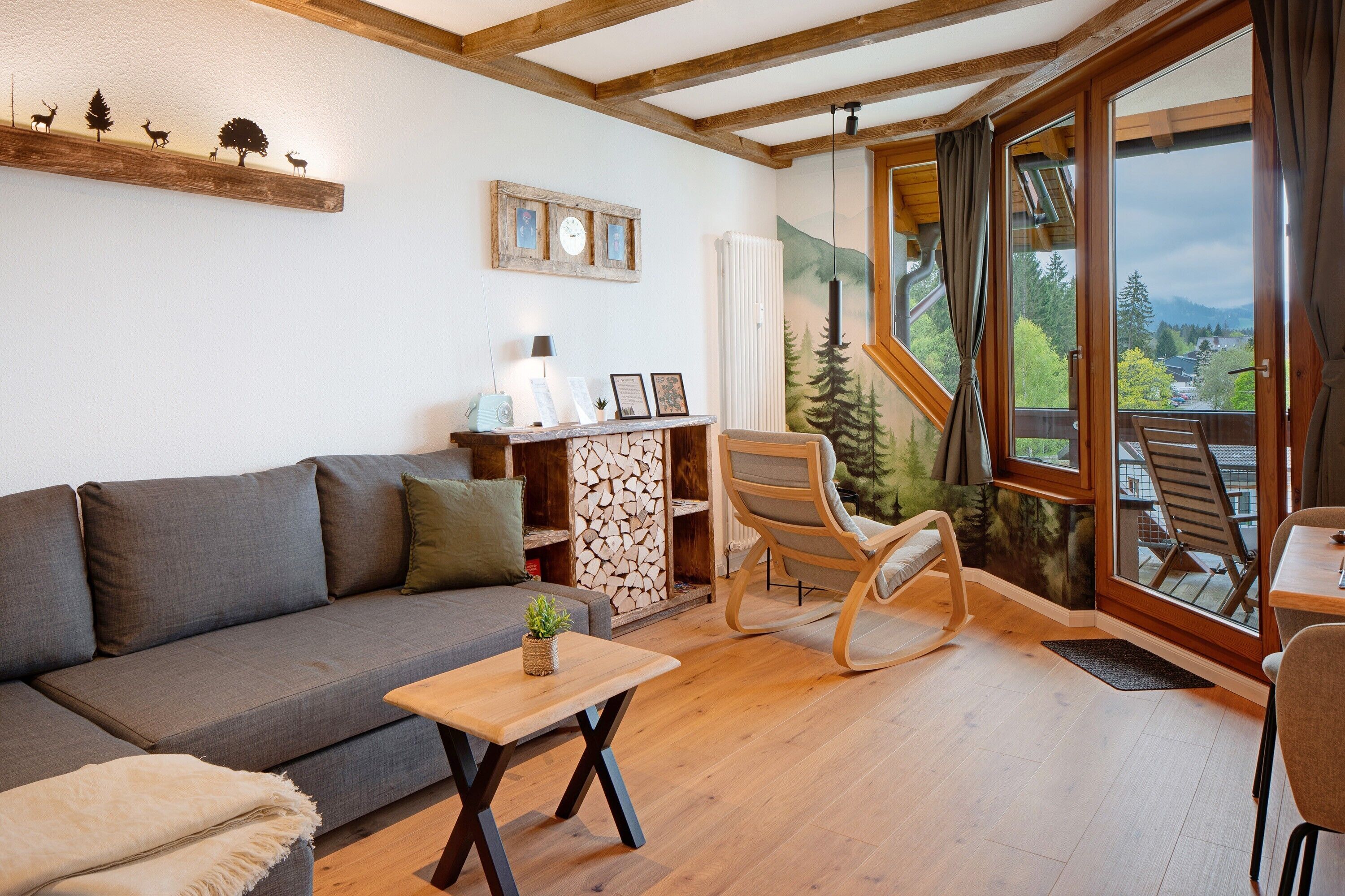 Fernseher, Tischtennisplatte