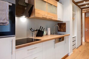 Geladeira, fogão, cooktop, lava-louças