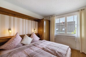1 chambre, fer et planche à repasser, Wi-Fi gratuit, draps fournis