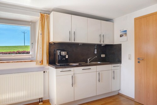 Holiday Home 'Ferienhaus Kreuzbergblick' with Mountain View, Private Terrace and Wi-Fi