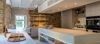 Restored House in Padstow with Hot Tub