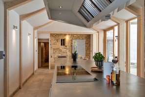 Interior - Luxury Home in Painswick by St. Mary’s Church (Painswick)
