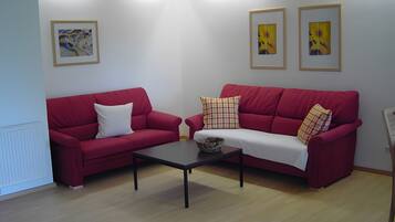 TV, table tennis, stereo