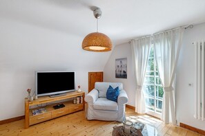 TV, DVD player, stereo