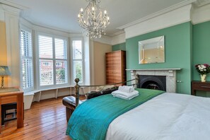 5 bedrooms, free WiFi - Holiday Home in Whitby near Beaches & Moors (Whitby)