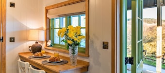 Shepherd's Hut in Devon by Scenic Lake