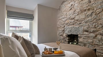 3 bedrooms, iron/ironing board