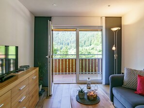 Fernseher, Tischtennisplatte