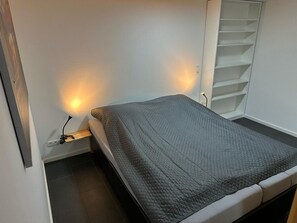 1 chambre, fer et planche à repasser, Wi-Fi gratuit, draps fournis