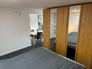 1 chambre, fer et planche à repasser, Wi-Fi gratuit, draps fournis